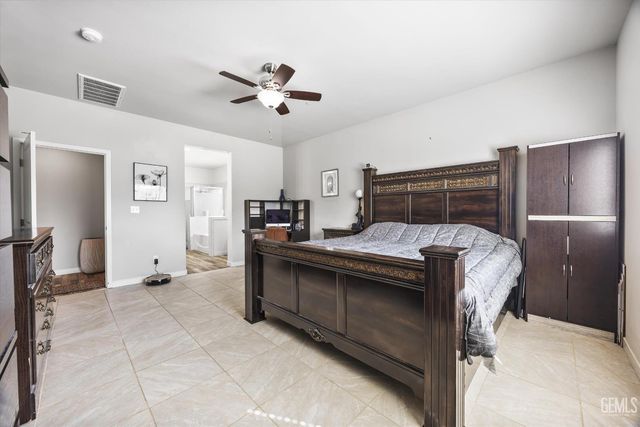 9801 Biscayne Drive, Bakersfield, CA 93311