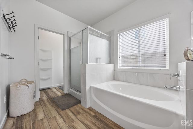 9801 Biscayne Drive, Bakersfield, CA 93311