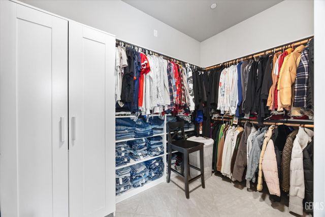 9801 Biscayne Drive, Bakersfield, CA 93311