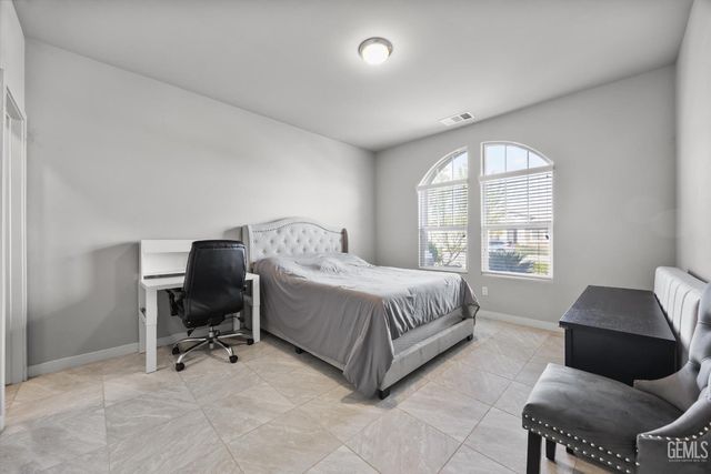 9801 Biscayne Drive, Bakersfield, CA 93311