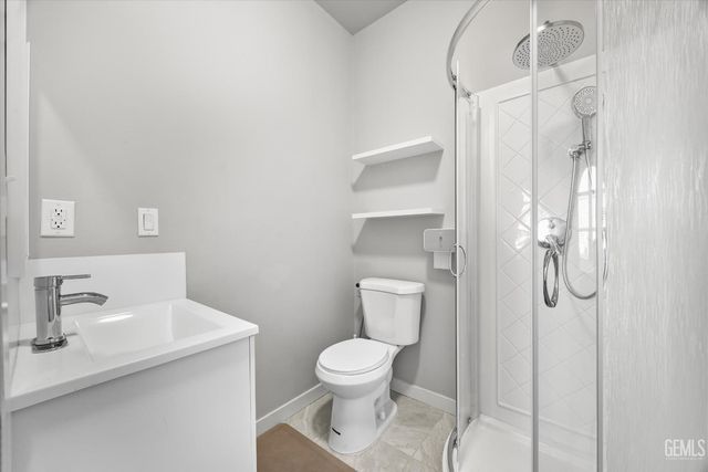 9801 Biscayne Drive, Bakersfield, CA 93311