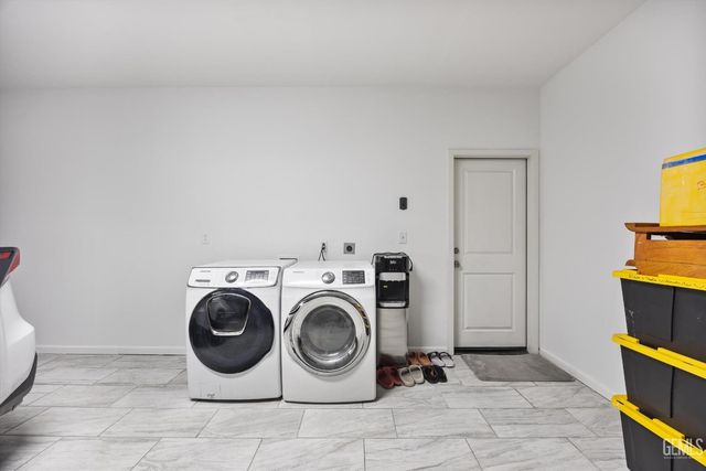 9801 Biscayne Drive, Bakersfield, CA 93311