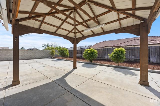 9801 Biscayne Drive, Bakersfield, CA 93311