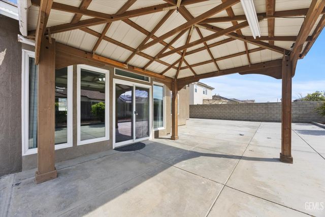 9801 Biscayne Drive, Bakersfield, CA 93311