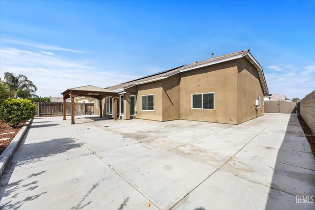 9801 Biscayne Drive, Bakersfield, CA 93311