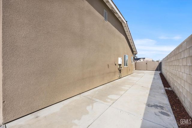 9801 Biscayne Drive, Bakersfield, CA 93311