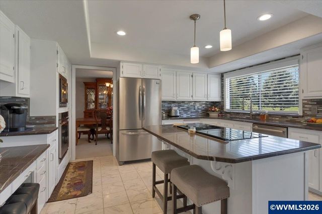 365 Snead Dr N, Keizer, OR 97303