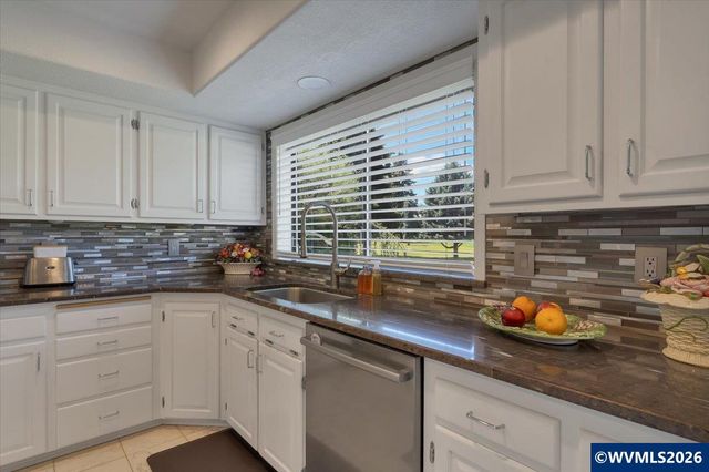 365 Snead Dr N, Keizer, OR 97303