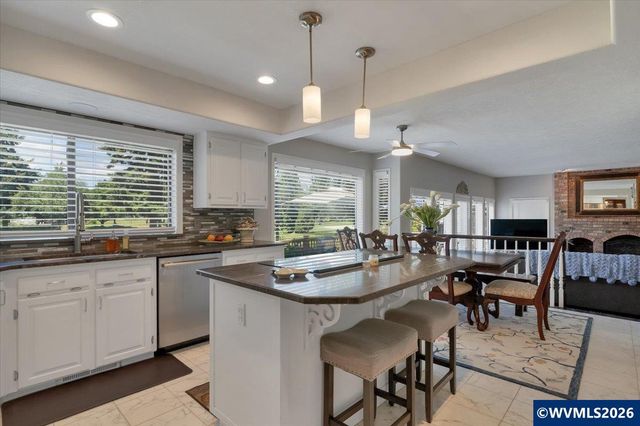 365 Snead Dr N, Keizer, OR 97303