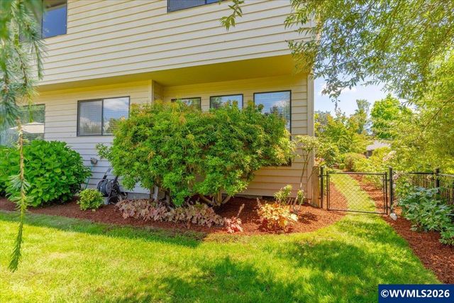 365 Snead Dr N, Keizer, OR 97303
