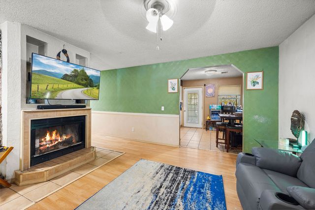 861 SE H Street, Bentonville, AR 72712