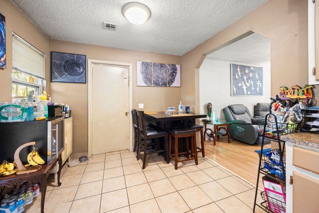 861 SE H Street, Bentonville, AR 72712