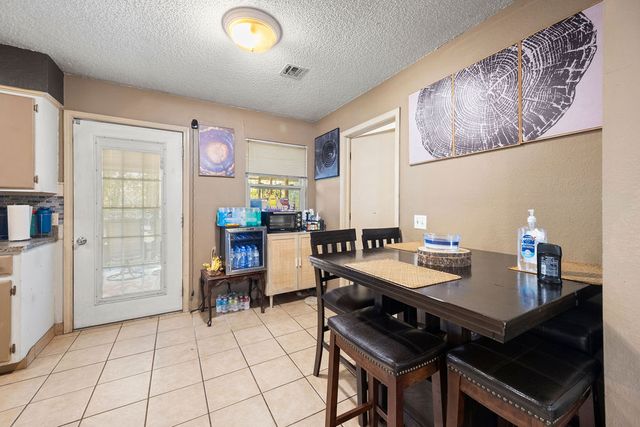 861 SE H Street, Bentonville, AR 72712