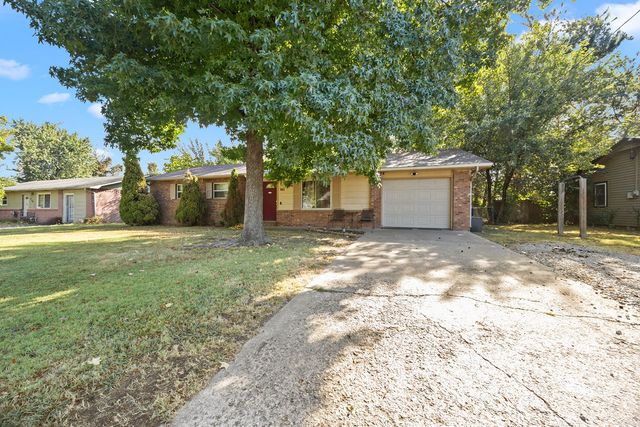 861 SE H Street, Bentonville, AR 72712
