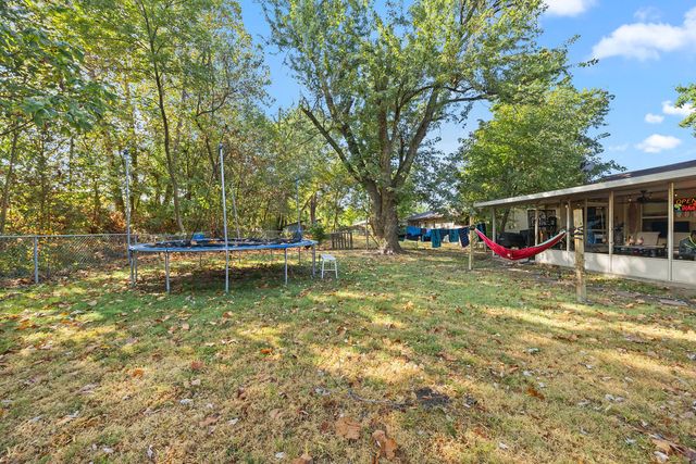 861 SE H Street, Bentonville, AR 72712