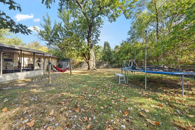 861 SE H Street, Bentonville, AR 72712