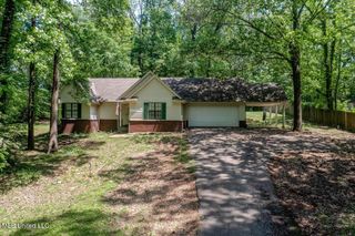 7488 Hickory Estates Drive, Walls, MS 38680