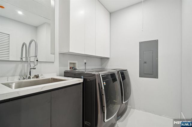 16 Priscilla Lane, Englewood Cliffs, NJ 07632