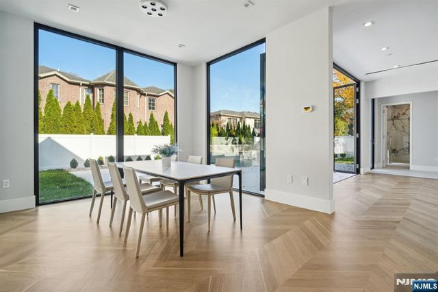 16 Priscilla Lane, Englewood Cliffs, NJ 07632