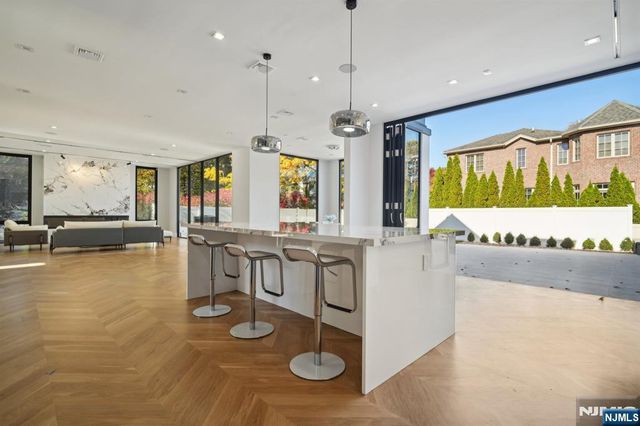 16 Priscilla Lane, Englewood Cliffs, NJ 07632