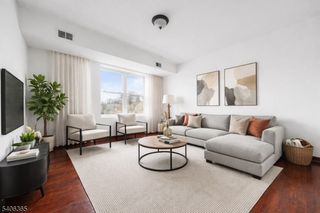 133 N Maple Ave 302, East Orange City, NJ 07017