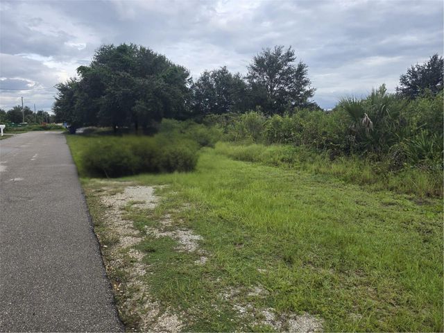 2605 70TH STREET W, Lehigh Acres, FL 33971