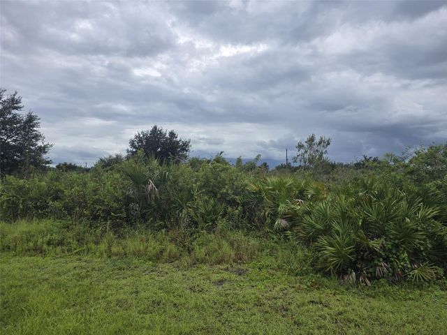 2605 70TH STREET W, Lehigh Acres, FL 33971
