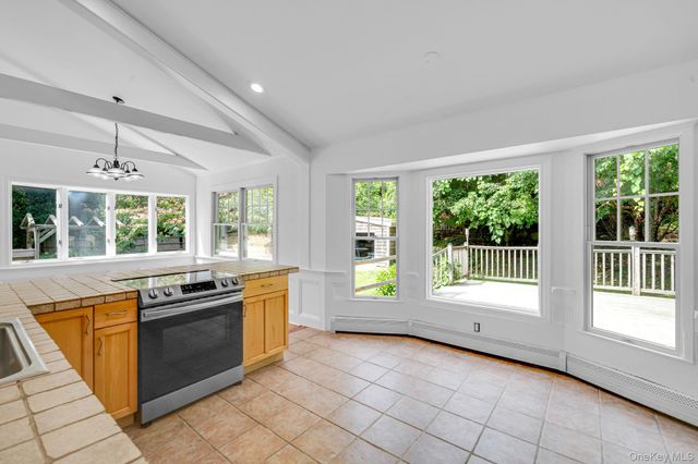 20 Dolphin Way, Riverhead, NY 11901