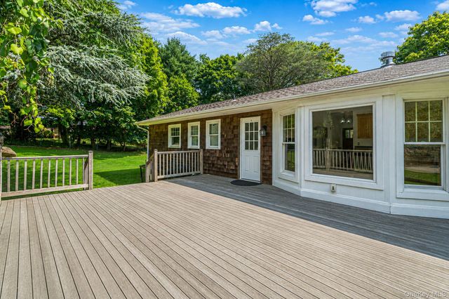 20 Dolphin Way, Riverhead, NY 11901