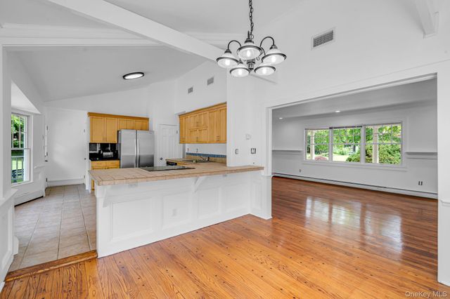 20 Dolphin Way, Riverhead, NY 11901