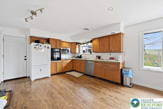 150 Diehl Road, Easton, PA 18042