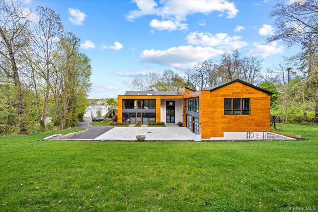 369 E Shore Road, Great Neck, NY 11023
