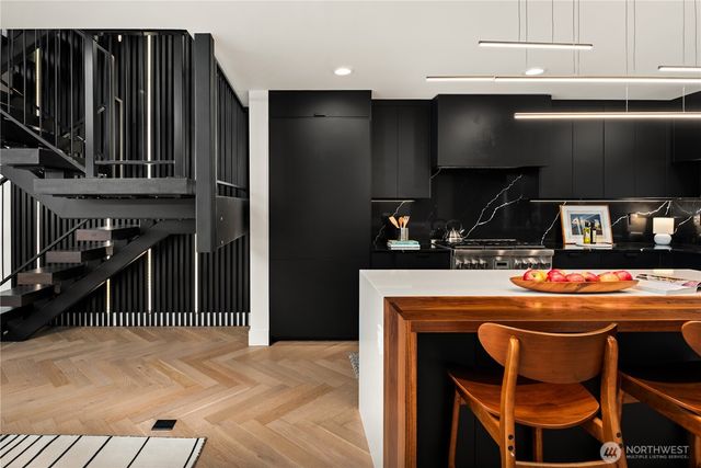 755 Hayes Street, Seattle, WA 98109