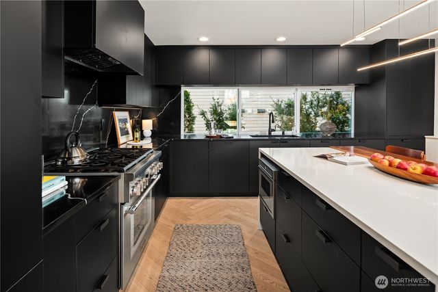 755 Hayes Street, Seattle, WA 98109