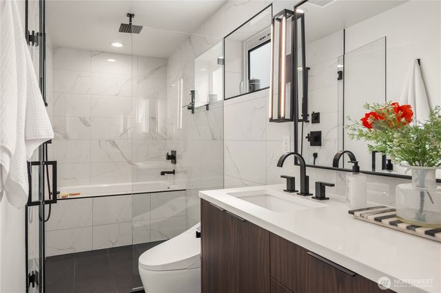 755 Hayes Street, Seattle, WA 98109