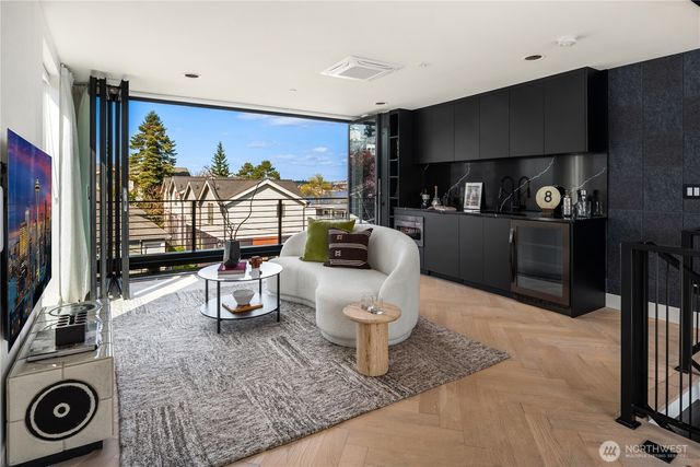 755 Hayes Street, Seattle, WA 98109