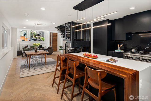 755 Hayes Street, Seattle, WA 98109