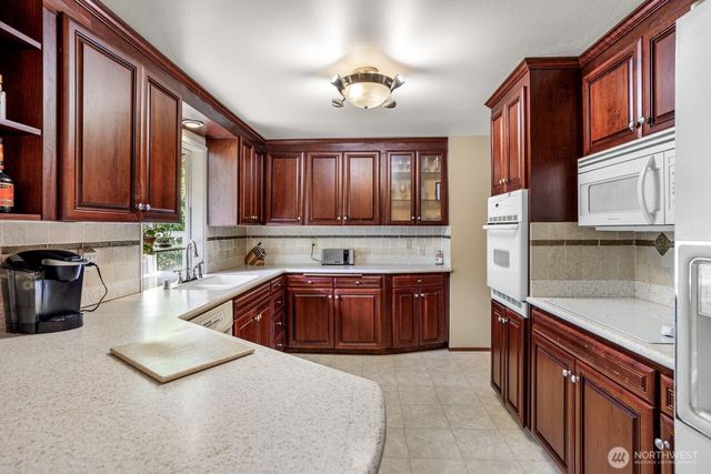 4218 192nd Place SW, Lynnwood, WA 98036