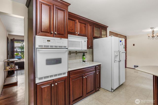 4218 192nd Place SW, Lynnwood, WA 98036