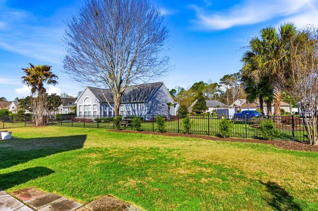 71 Willowbend Dr., Murrells Inlet, SC 29576