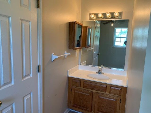 2306 Pumpkin Creek Ln, Spring Hill, TN 37174