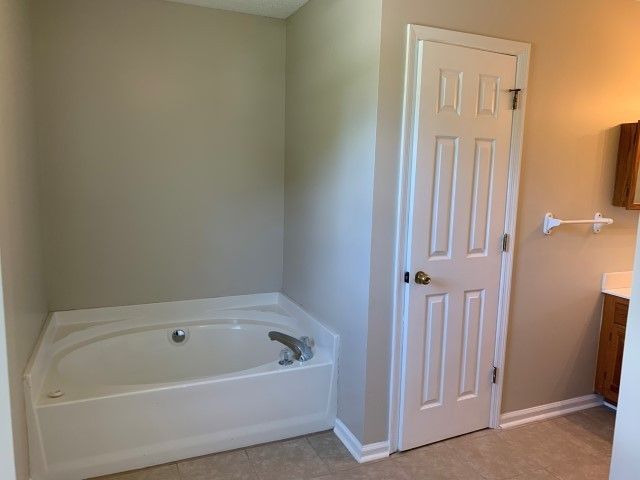 2306 Pumpkin Creek Ln, Spring Hill, TN 37174