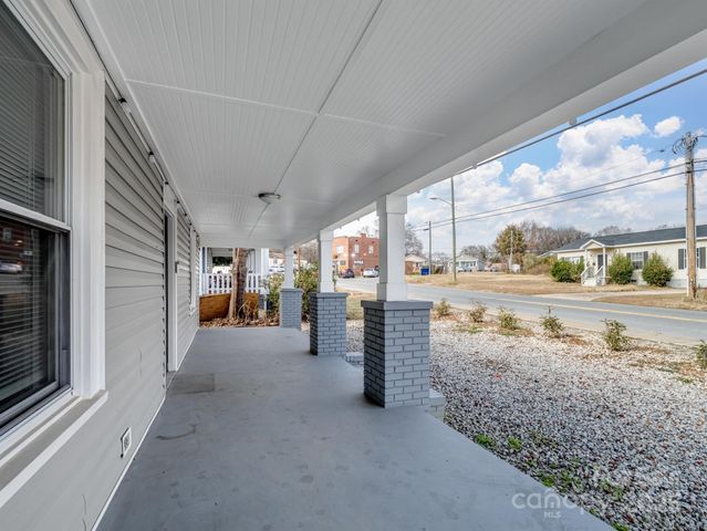 4313 Hovis Road, Charlotte, NC 28208