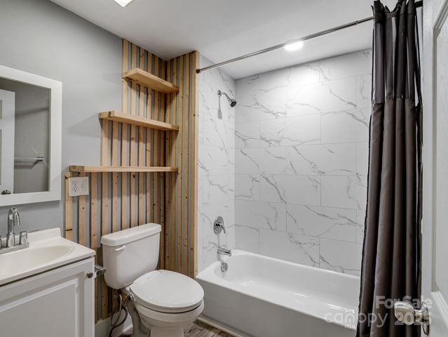 4313 Hovis Road, Charlotte, NC 28208