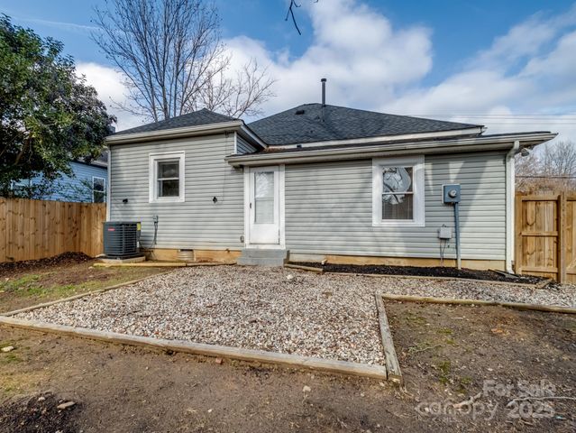 4313 Hovis Road, Charlotte, NC 28208