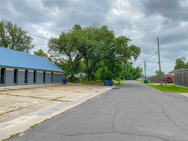 1504 Walker Lane, Sulphur, LA 70663