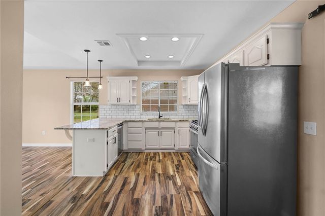 297 Meeker Drive, Gentry, AR 72734