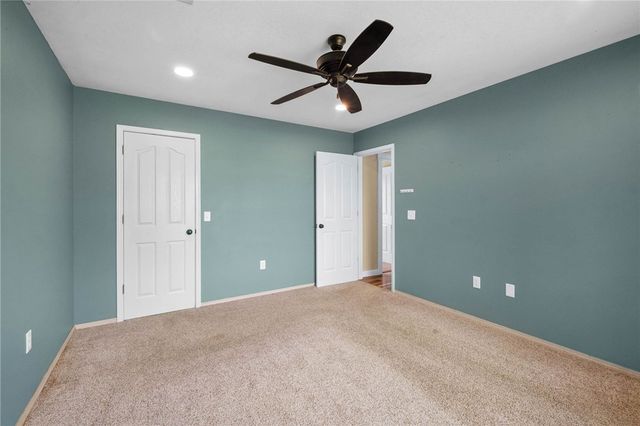 297 Meeker Drive, Gentry, AR 72734