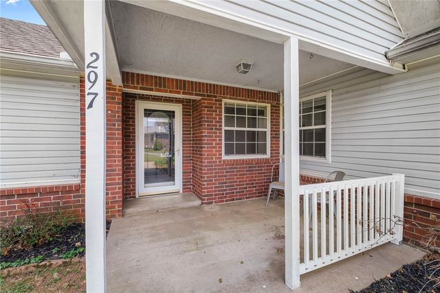 297 Meeker Drive, Gentry, AR 72734