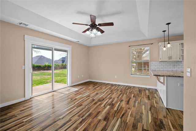 297 Meeker Drive, Gentry, AR 72734